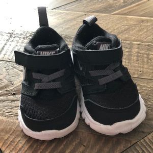 Nike toddler shoes 4c